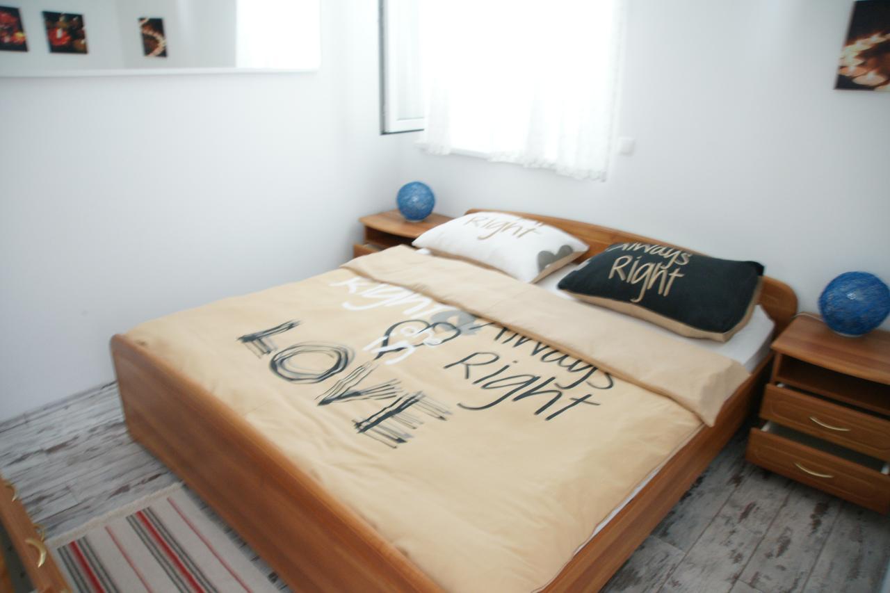 Apartments Casa Nostra ビオグラード・ナ・モル エクステリア 写真